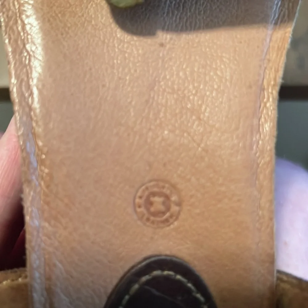 Bussola leather wedged sandals size 37 (6.5)
